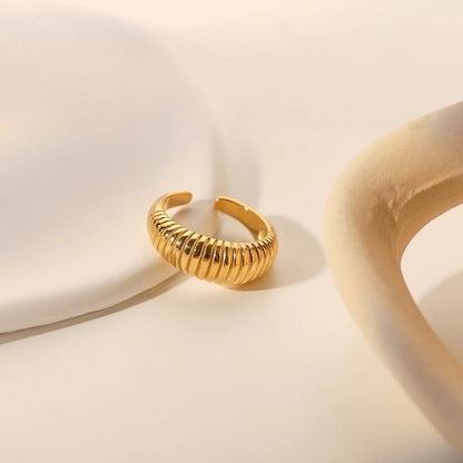 Saima Ring (Adjustable)